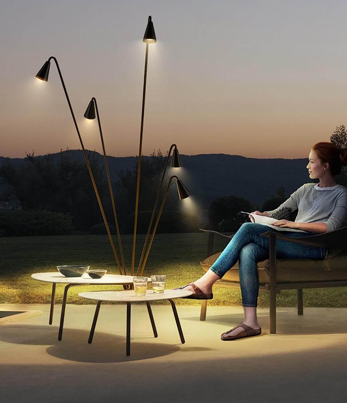 Brisa outdoor light