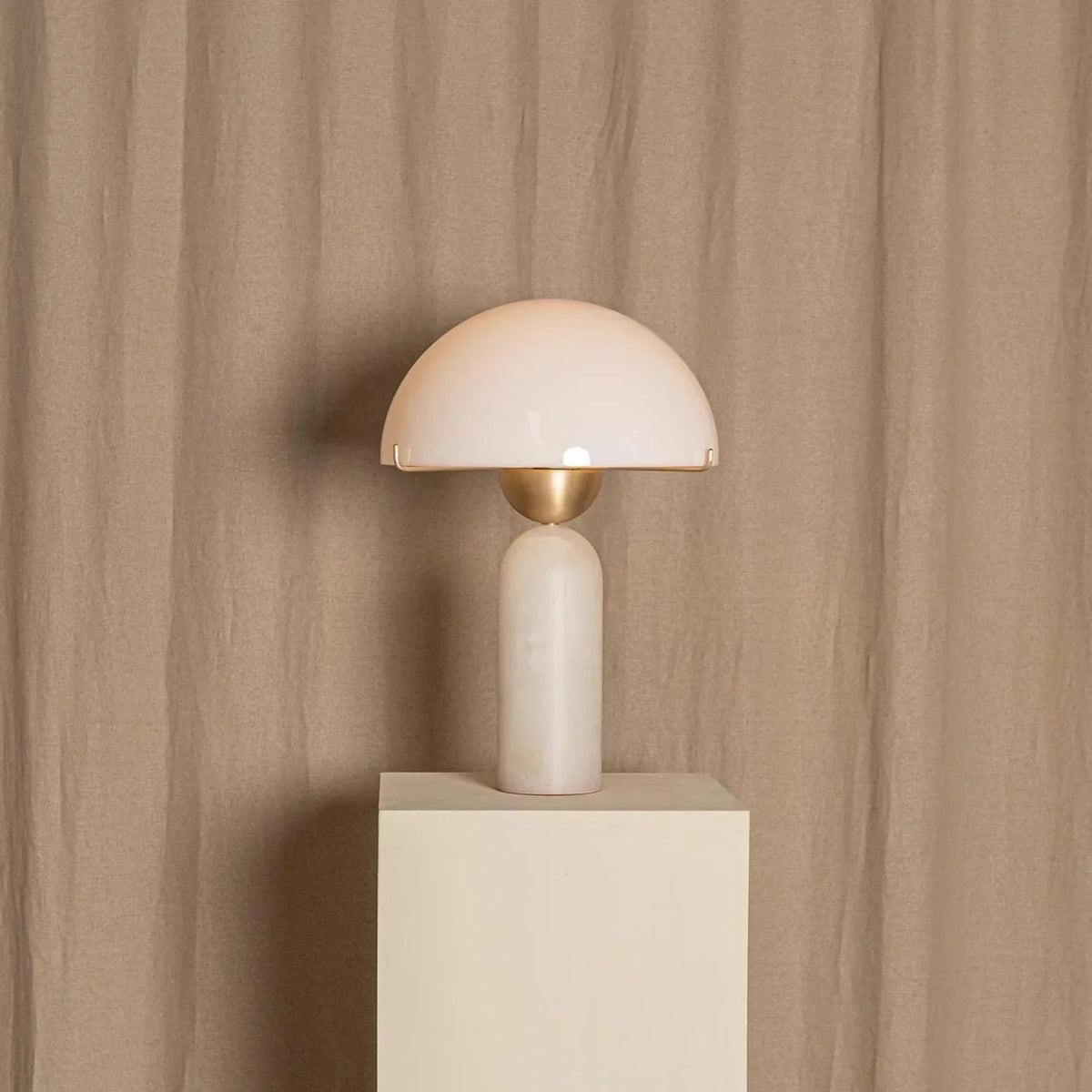 Peono Alabaster Table Lamp