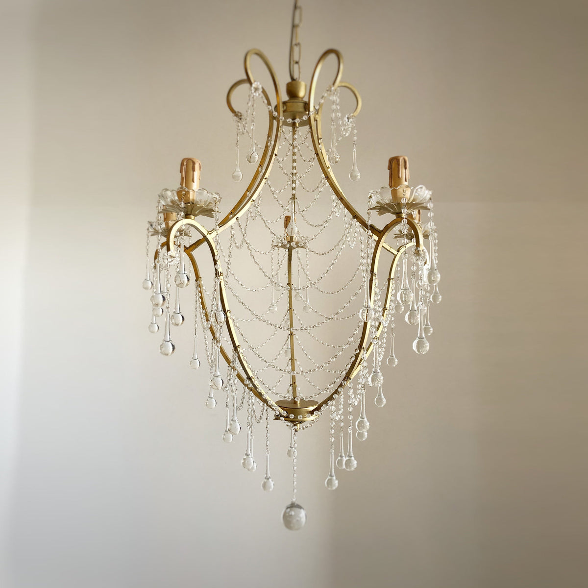 Qvistuvyo Glass Chandelier