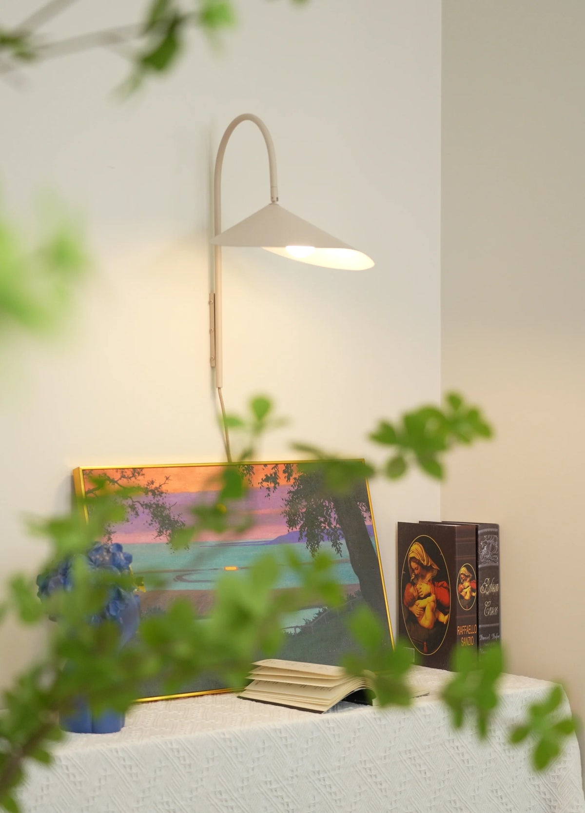 Arum Wall Lamp
