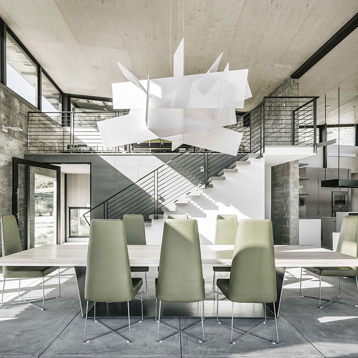 Jarnbruvyu Chandelier