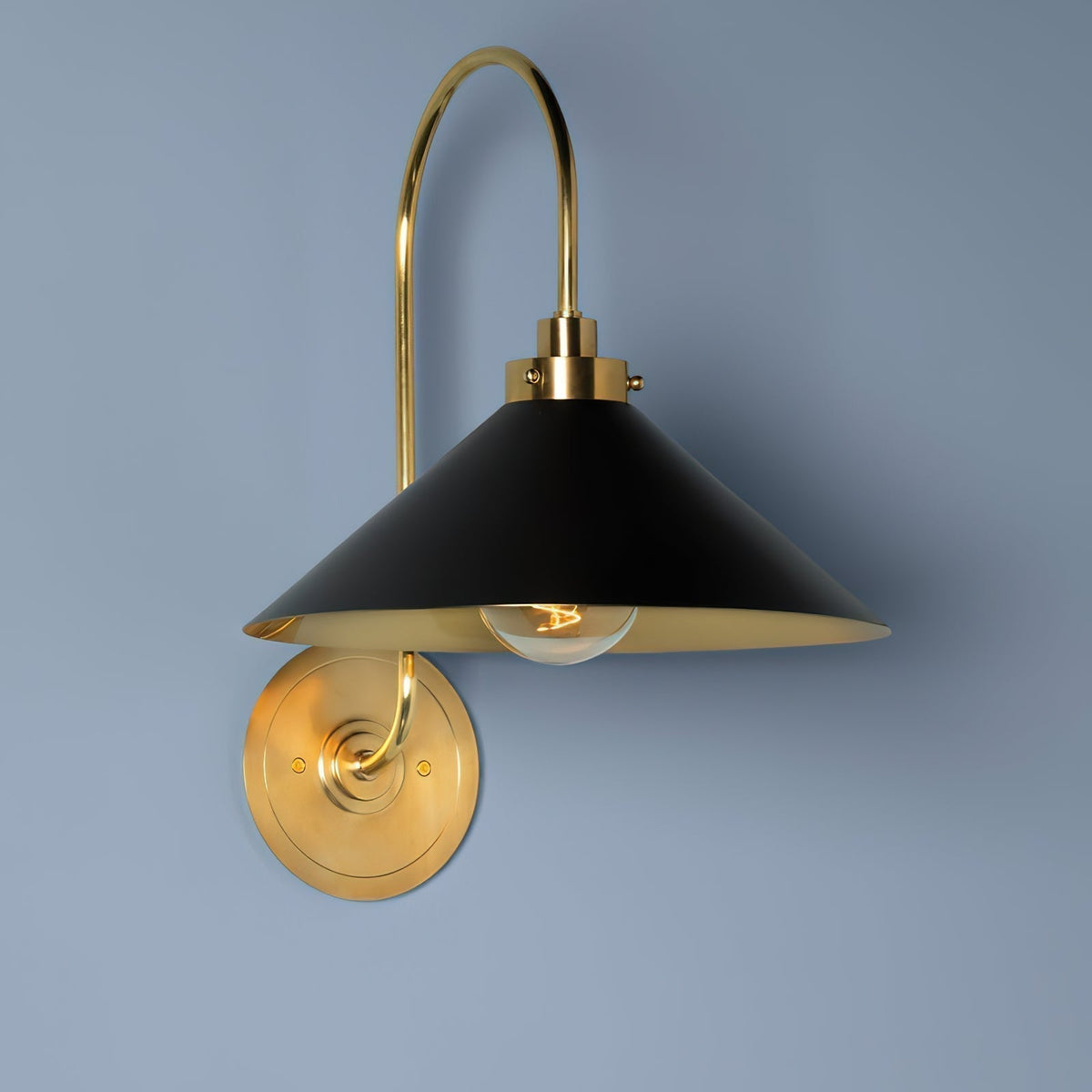 Drape Brass Wall Lamp