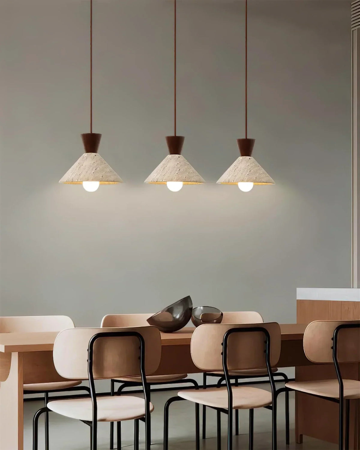 Cone Forma Travertine Pendant Lamp