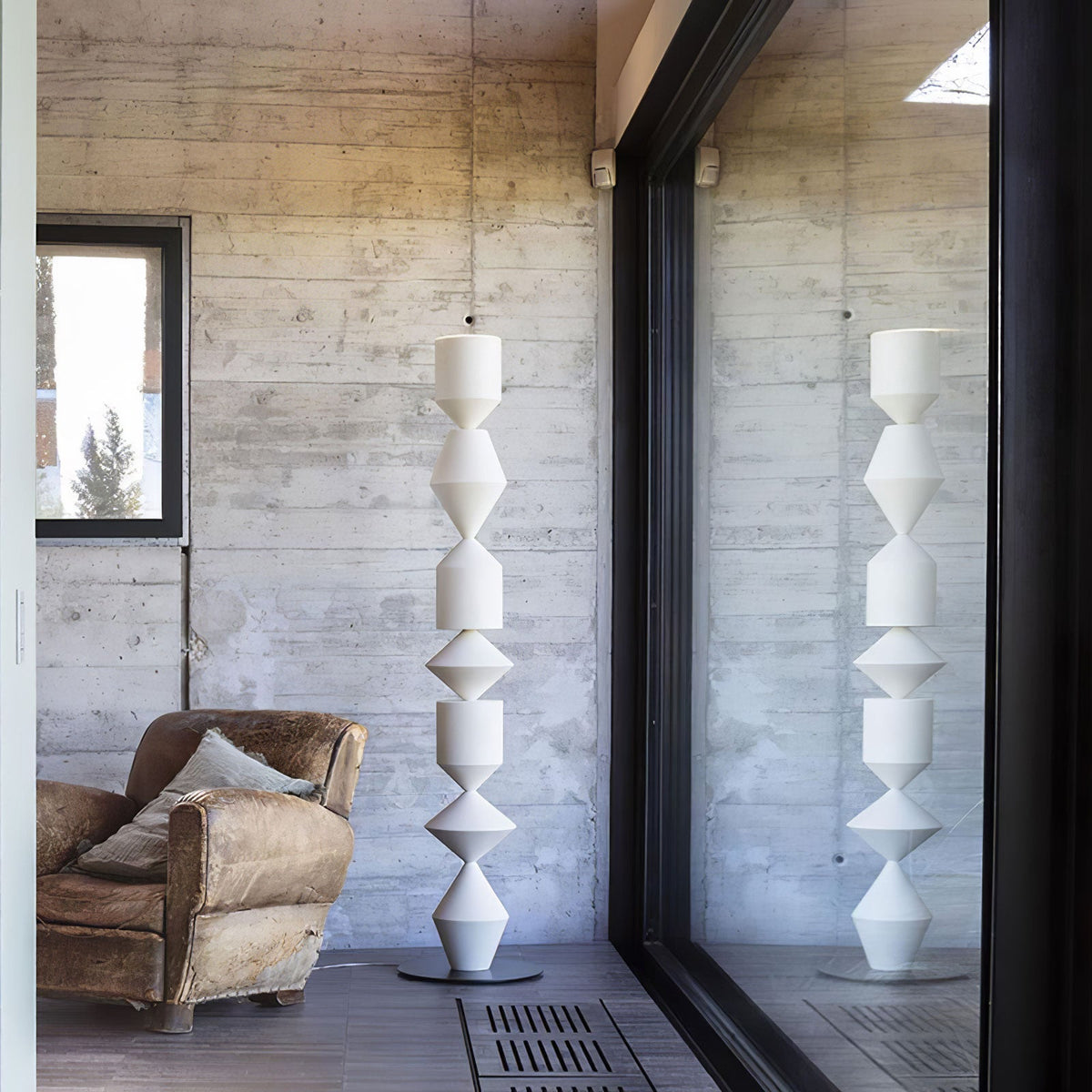 Bulat Floor Lamp