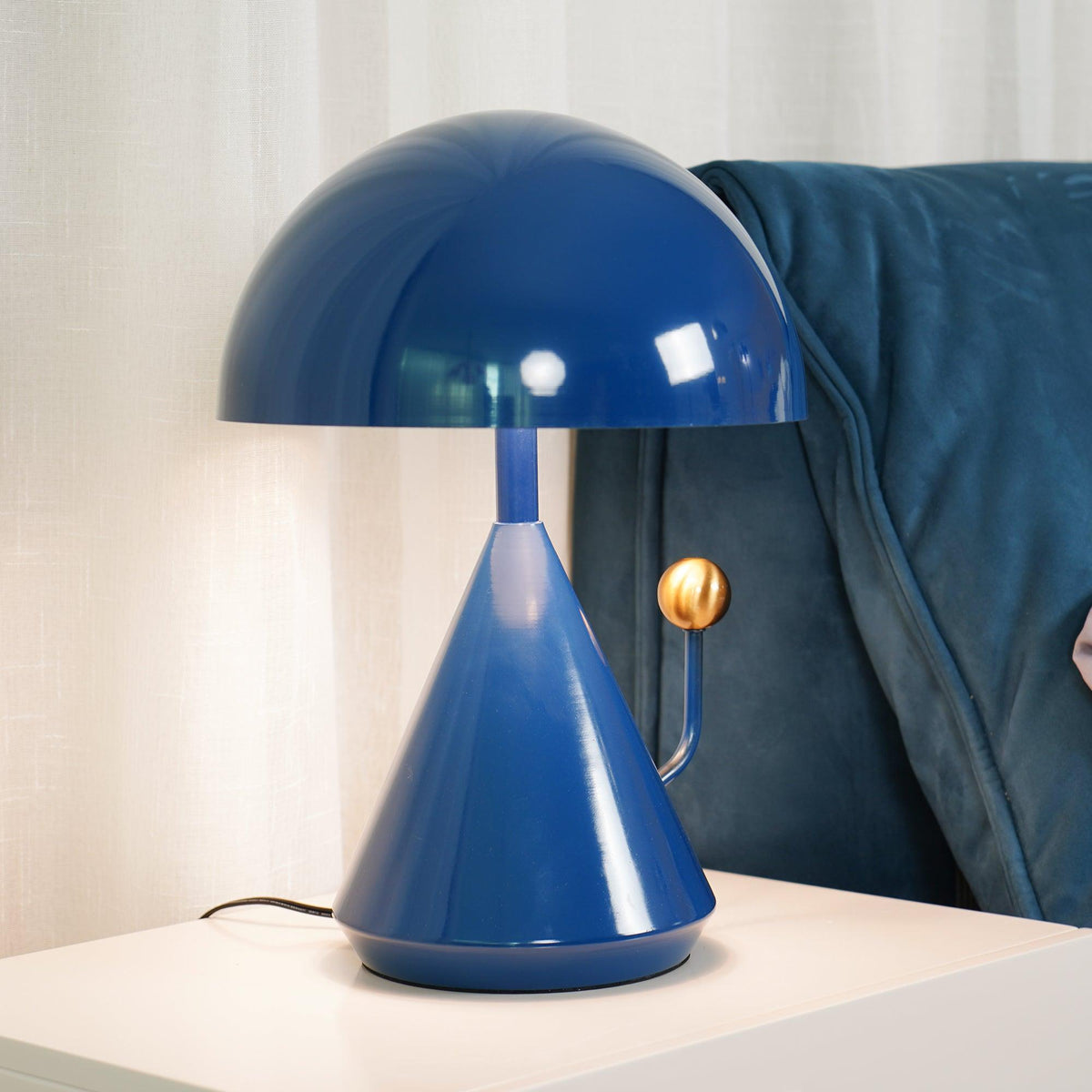 Dali Divina Table Lamp