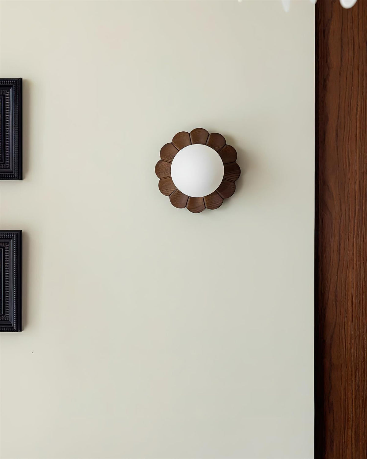 Elaaeria Wall Light