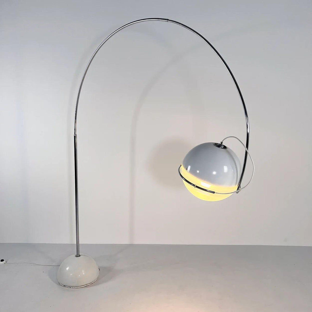 Lumiora Floor Lamp
