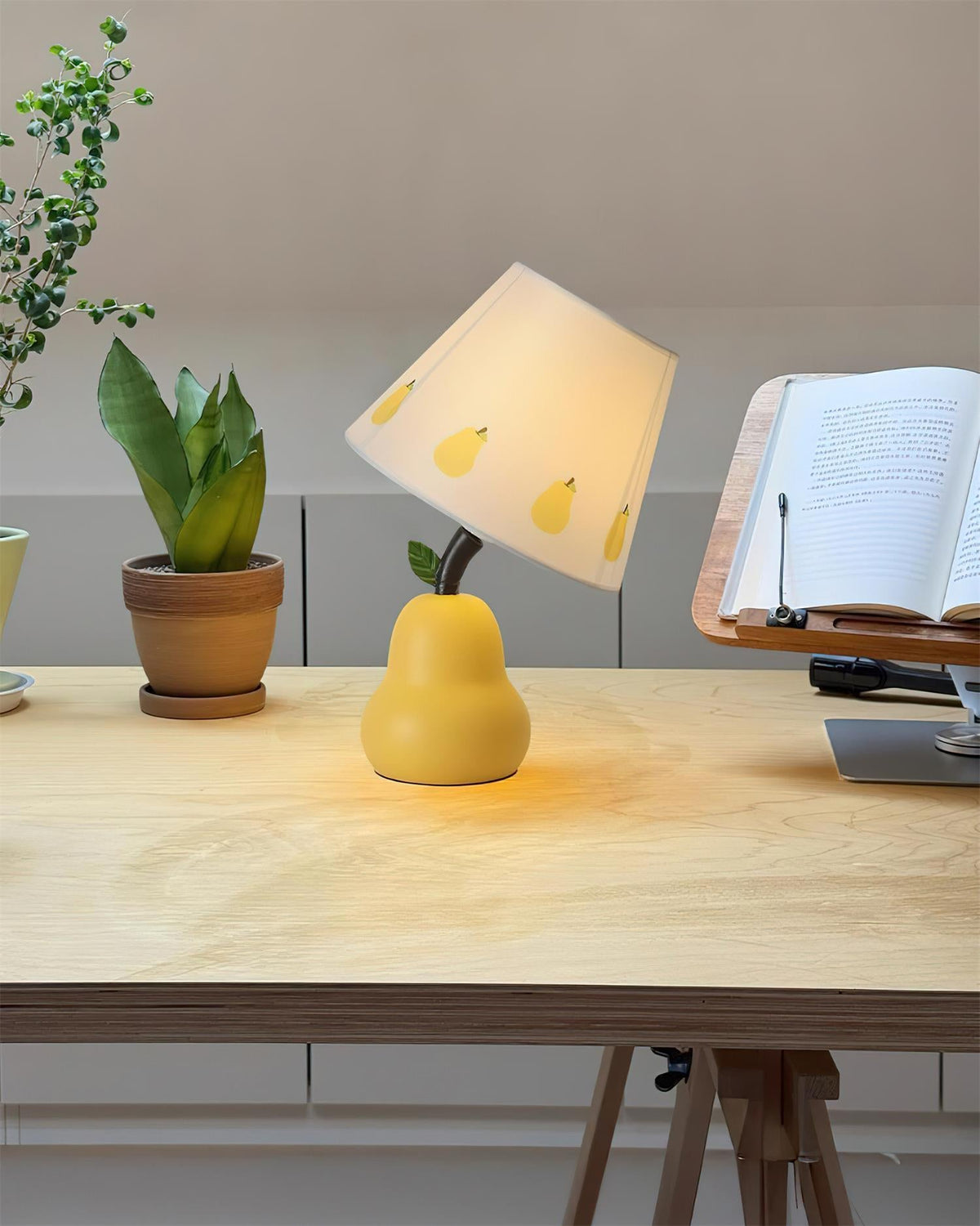 Selinina Table Lamp