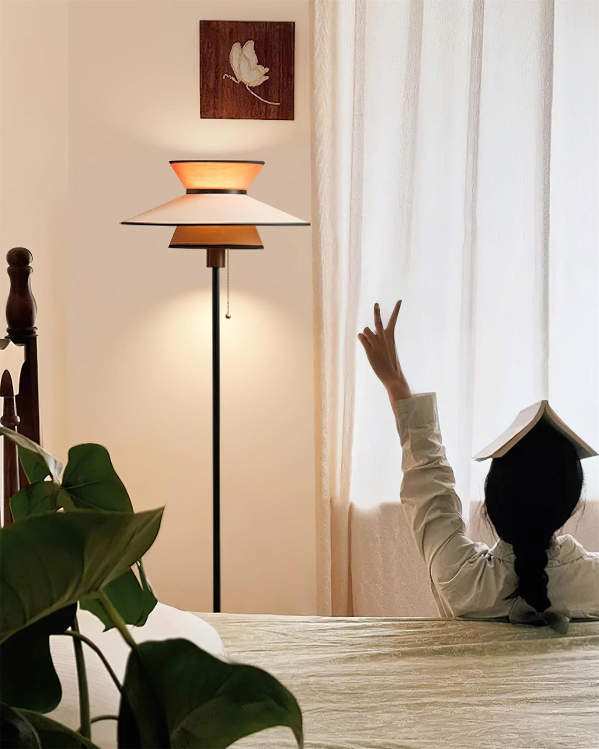 Oreliriella Floor Lamp