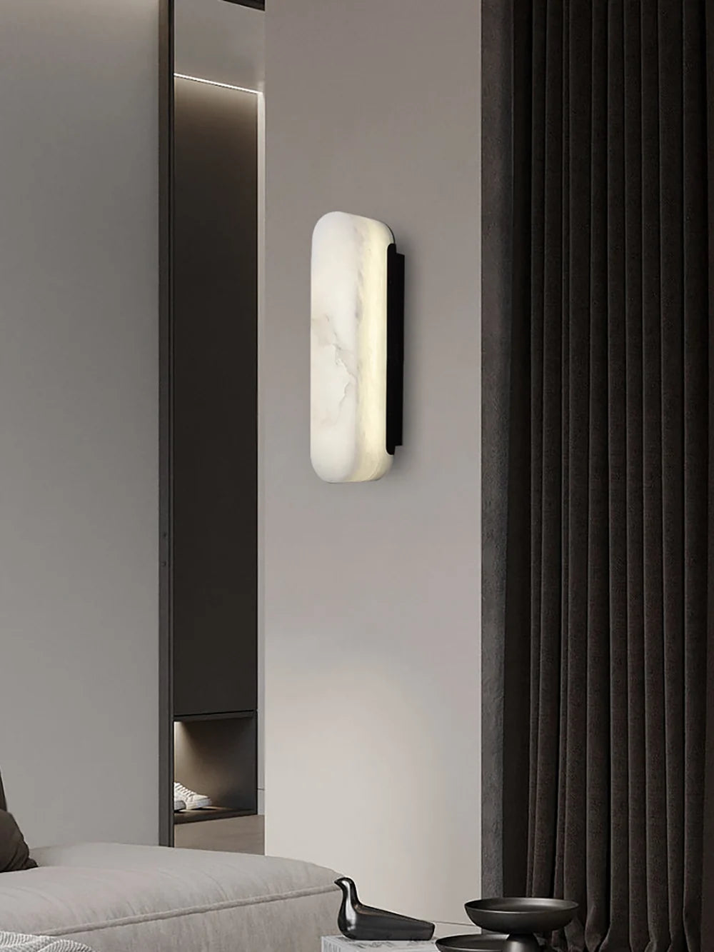 Luxury Alabaster Vertical Wall Lamp