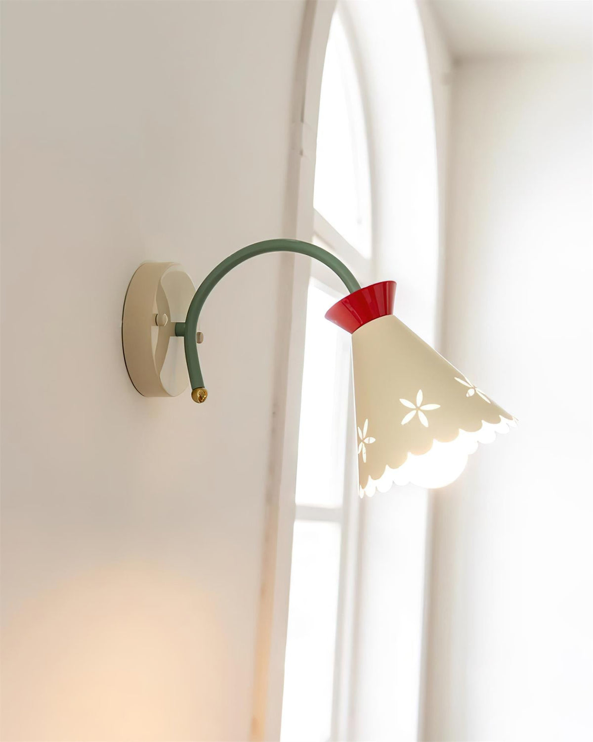 Viraaniella Wall Lamp