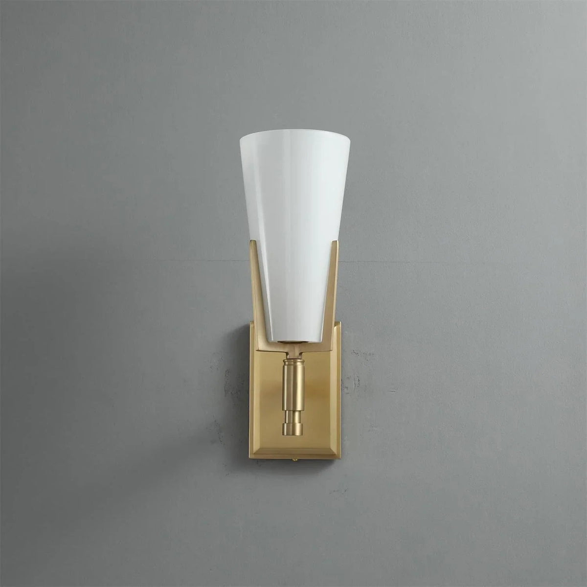 Upton Wall Lamp