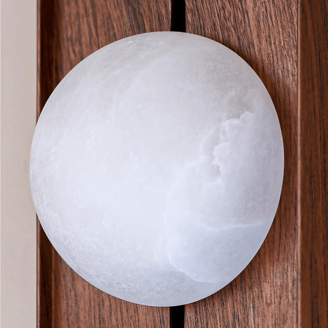 Koyan Alabaster Wall Lamp