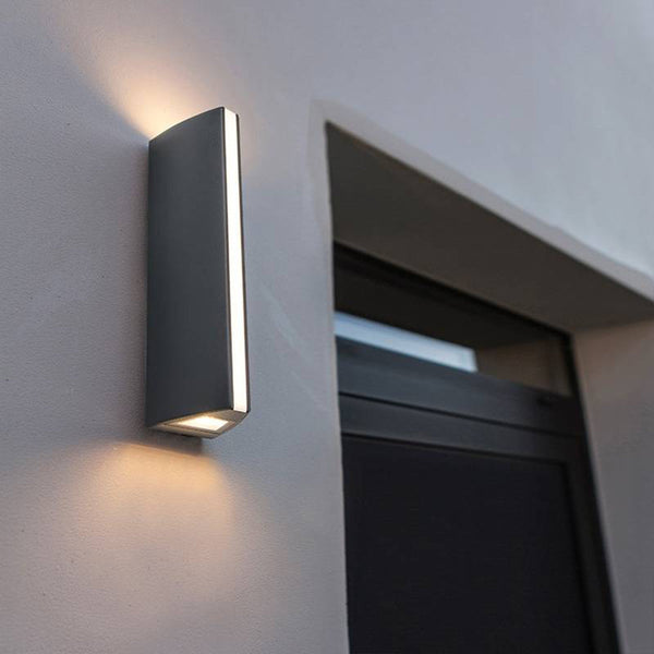 Ray Modern Triangular Prism Metal Outdoor Wall Lamp, Black/Silver