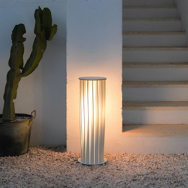 Noble Twisted Modern Solar Outdoor Lawn Lights
