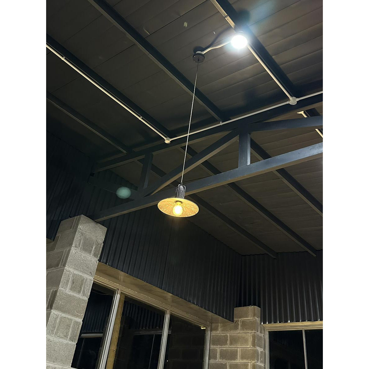 Yrvuvyi Industrial Pendant Light