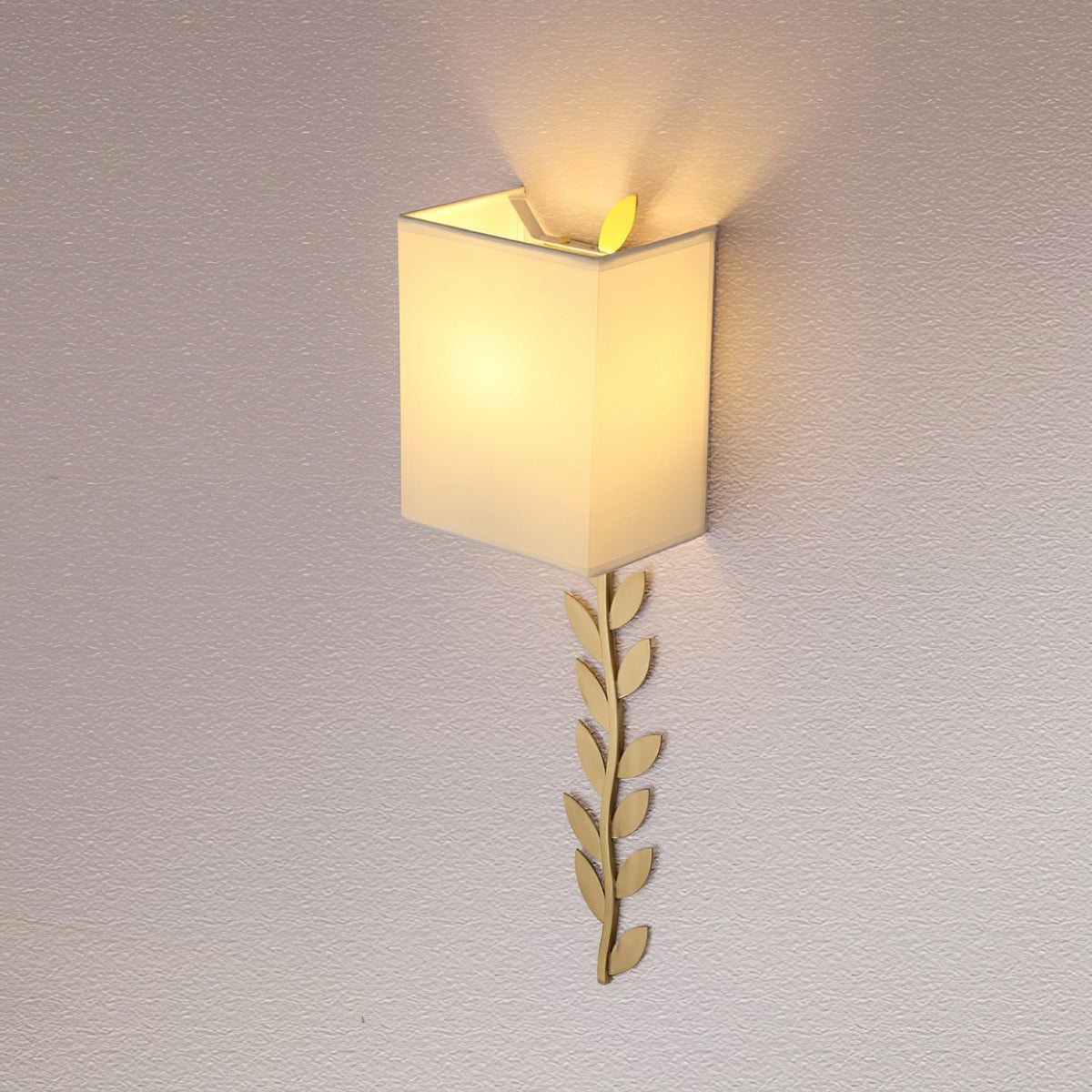 Plotuvyo Grove Brass Fabric Wall Lamp