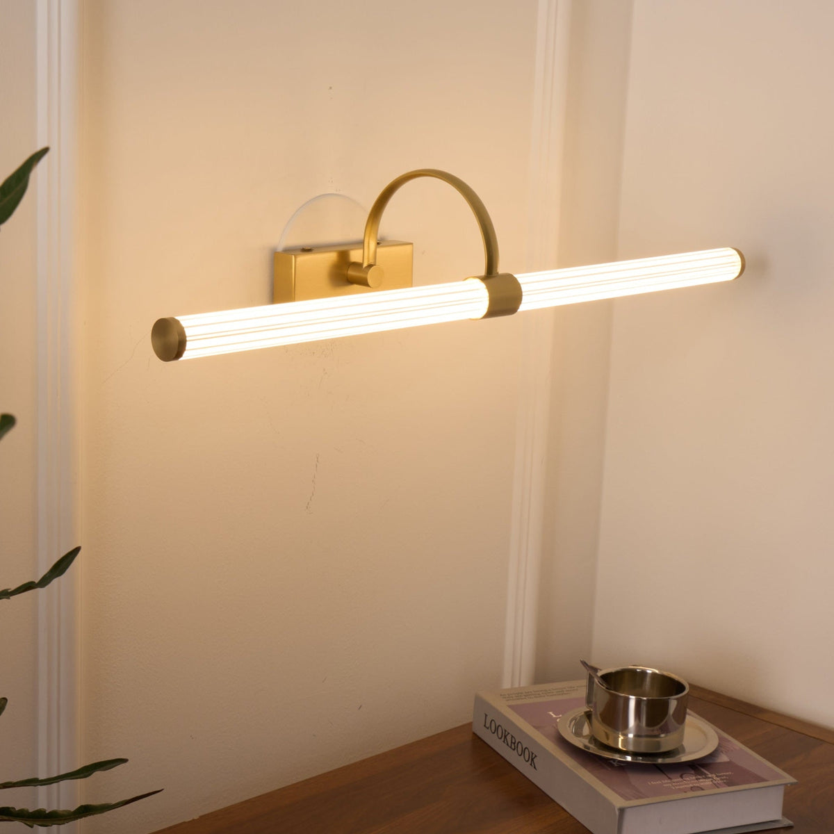 Avery Wall Light