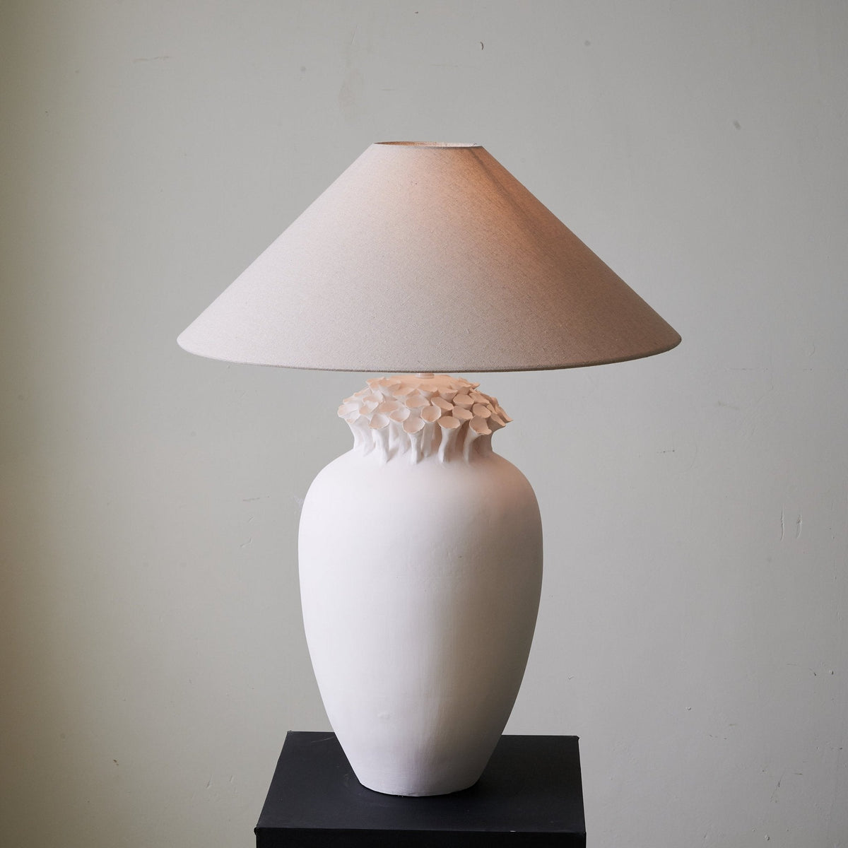 Blossom Crest Ceramic Table Lamp