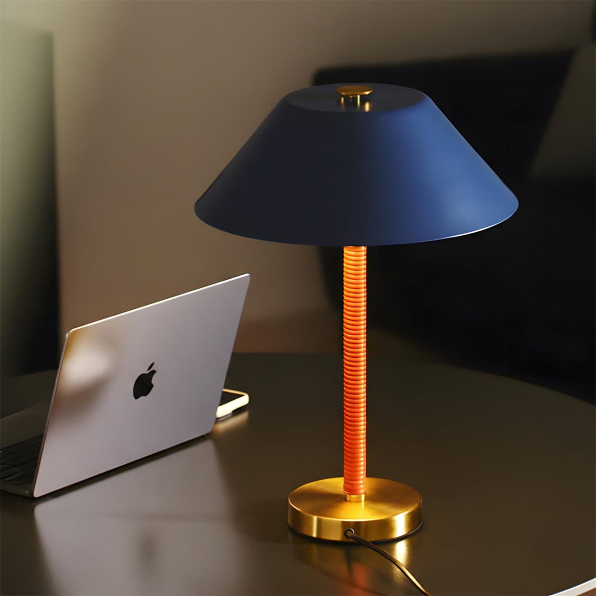 Seloella Volume Table Lamp
