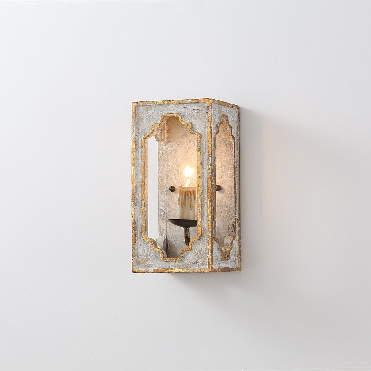 Vatnuvyd Rustic Cube Wooden Sconce