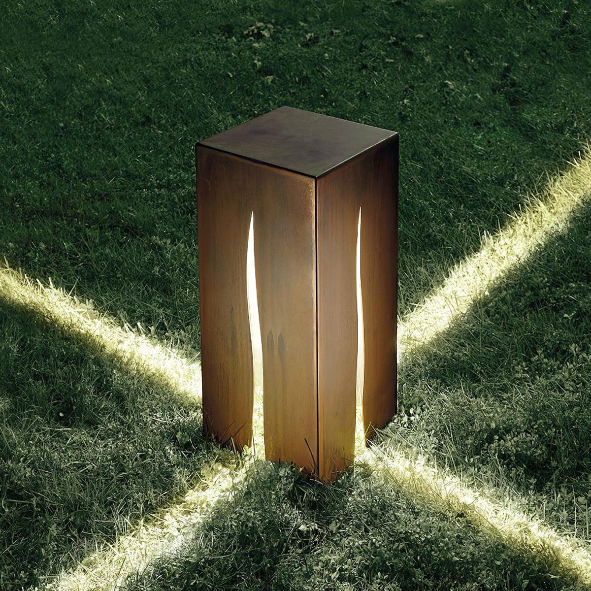 Cube Crack Outdoor Light