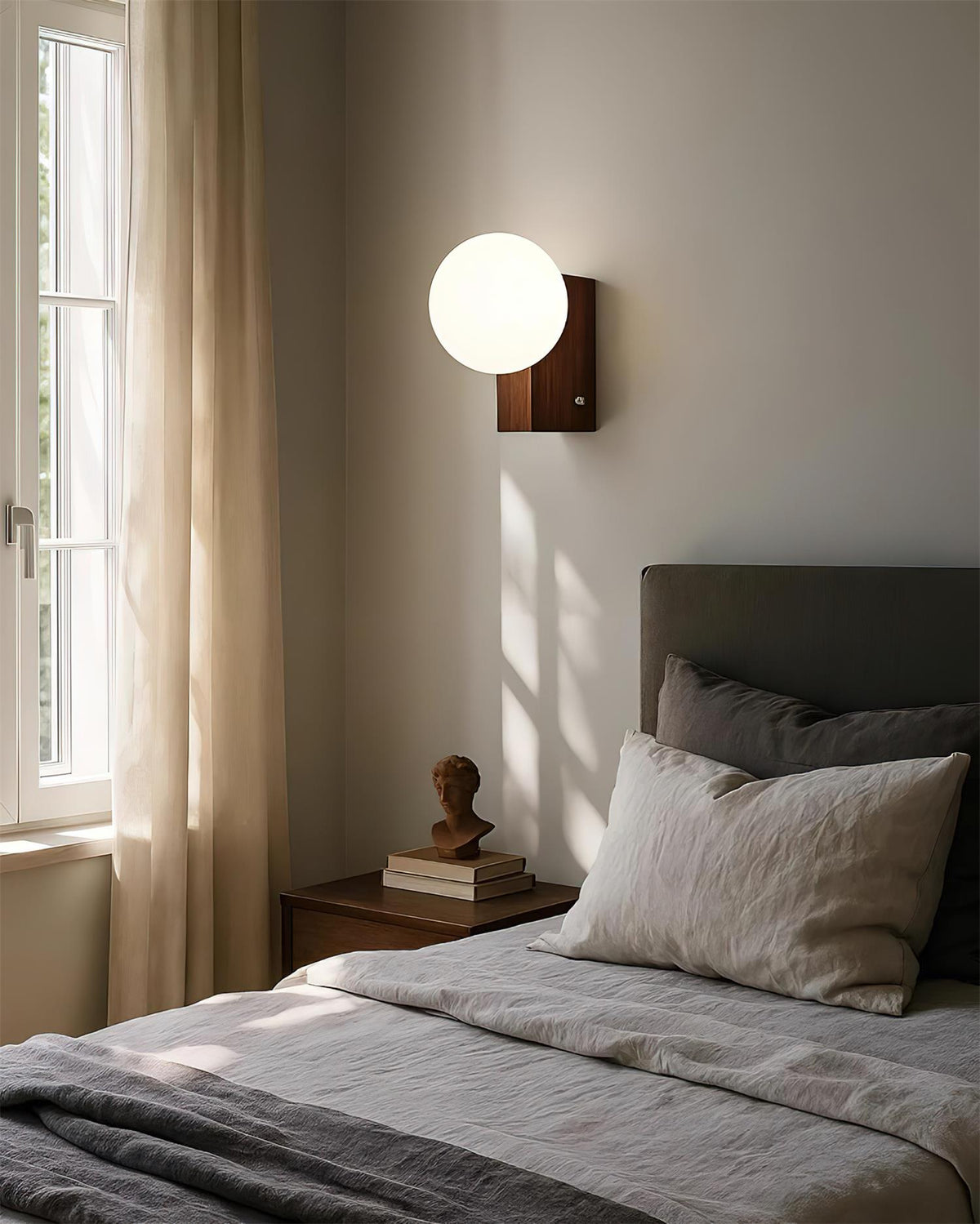Luminaya Wall Lamp