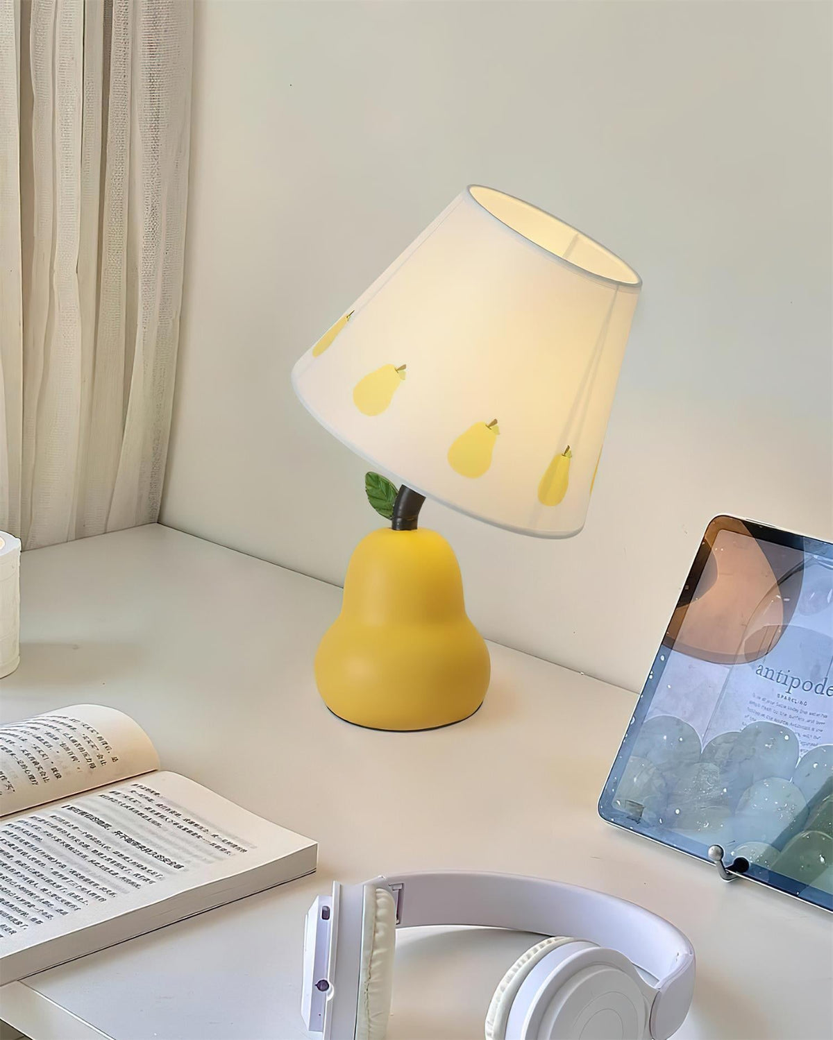 Selinina Table Lamp