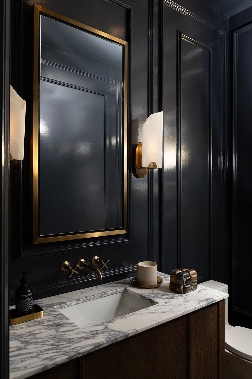 Olphaiel Brass Alabaster Wall Lamp
