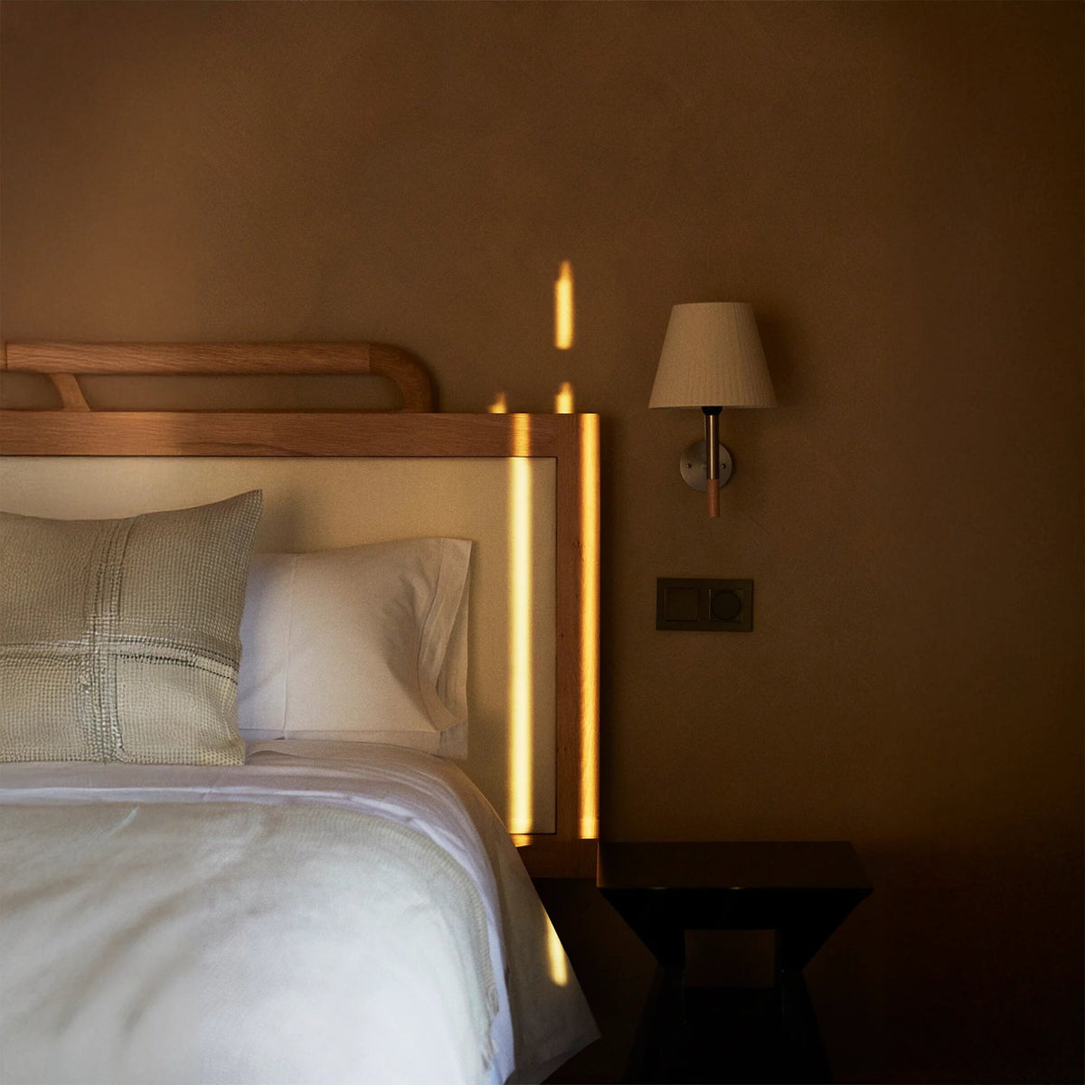 Lunvire Wall Lamp