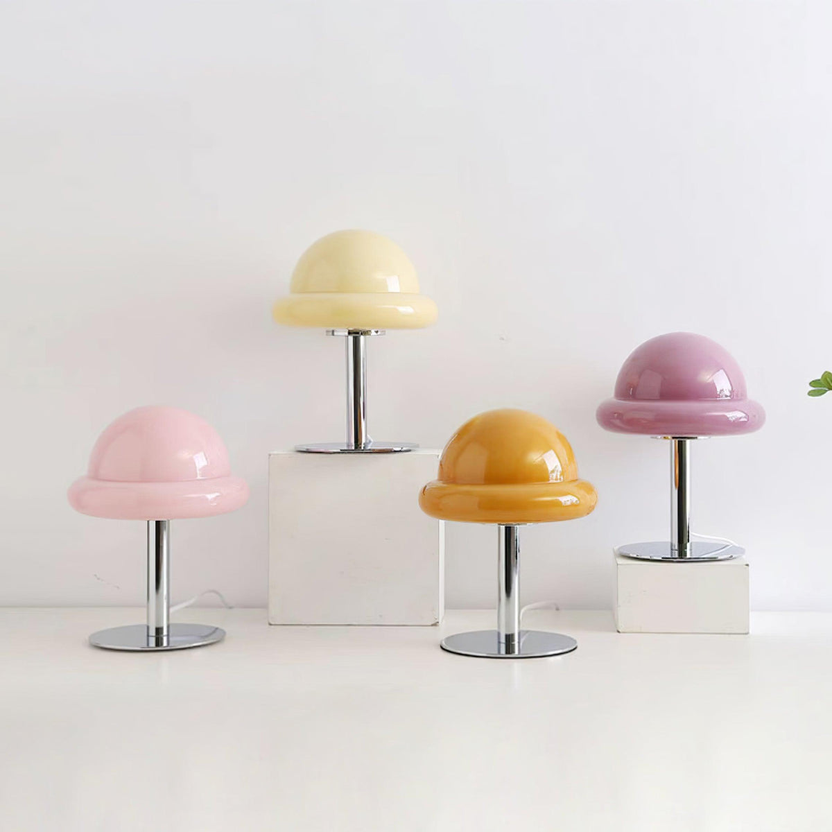 Eirisella Glass Table Lamp