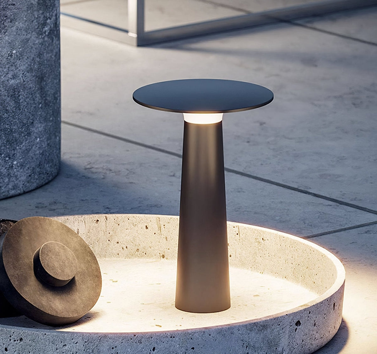 Luma Disk Outdoor Table Light