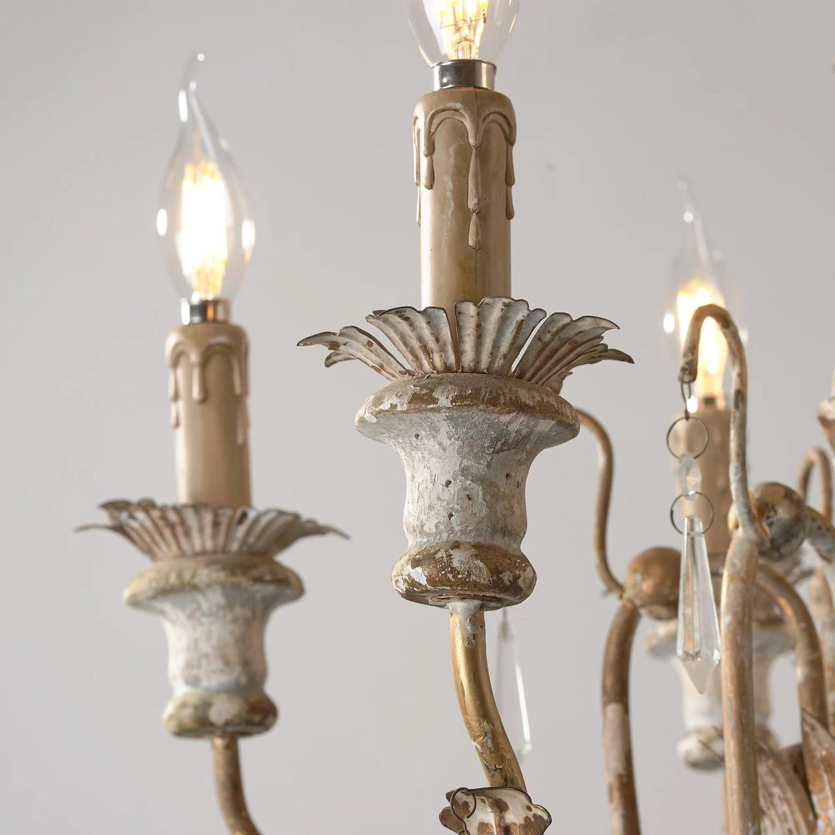 Elmarisra Vintage Luxury Solid Wood Carved Chandelier