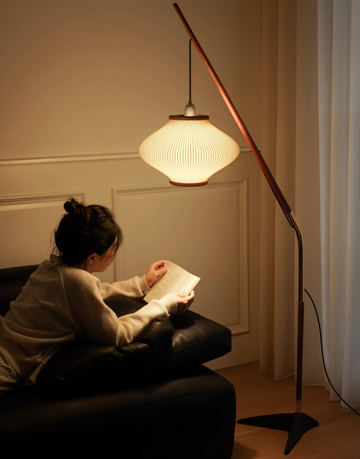Elairira Floor Lamp