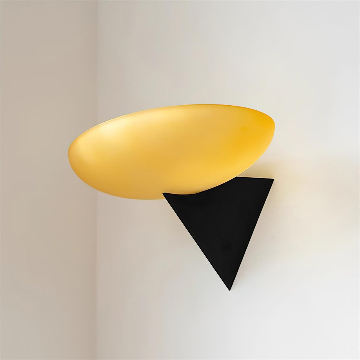 Renuora Wall Lamp