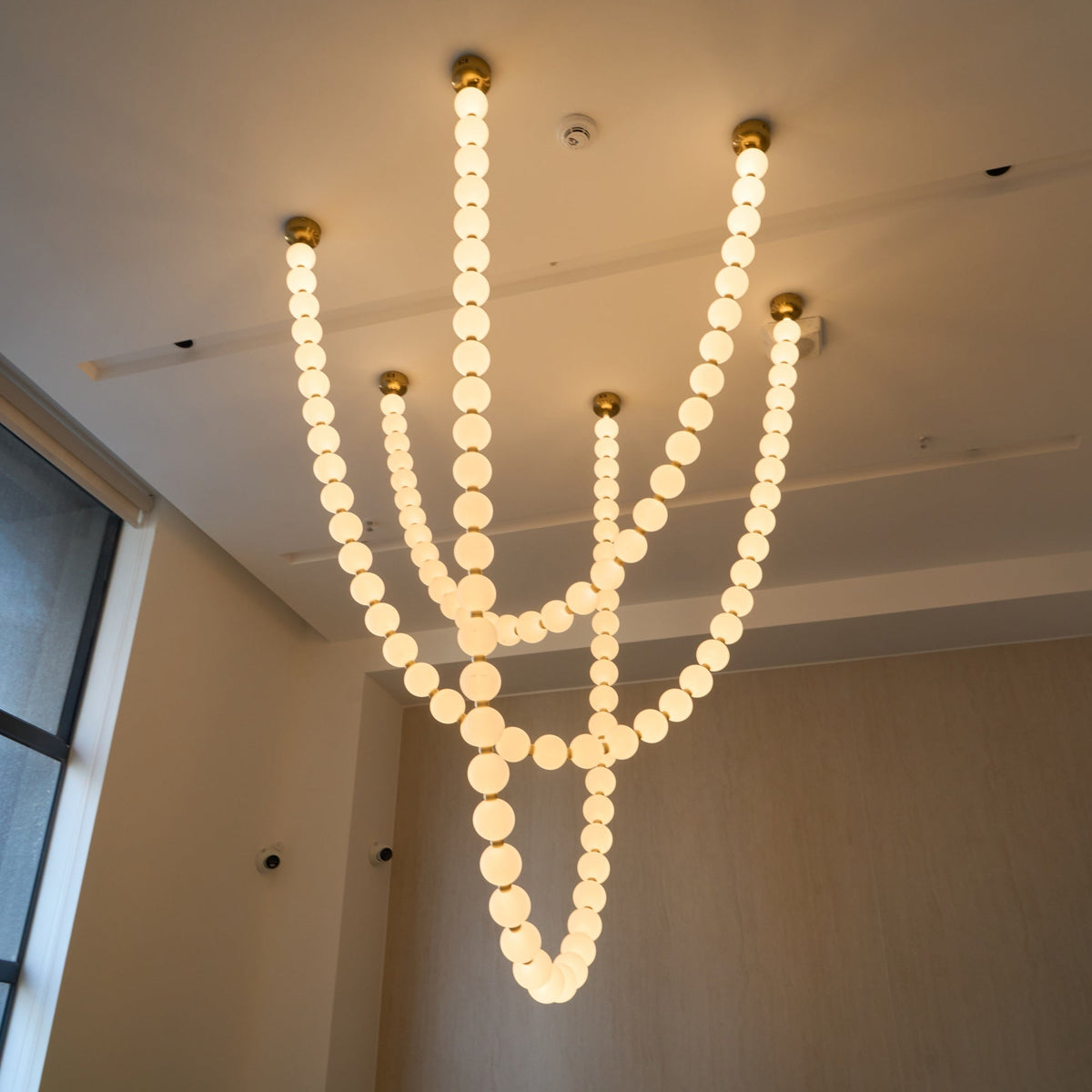 Icarara Pearl Necklace Glass Chandelier