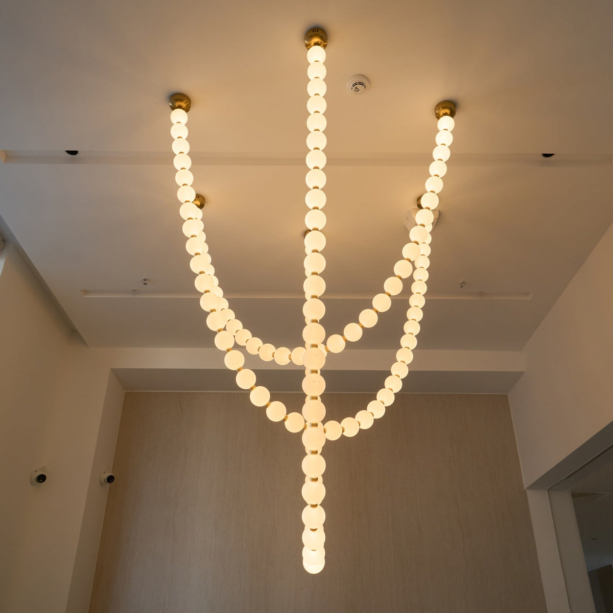 Icarara Pearl Necklace Glass Chandelier