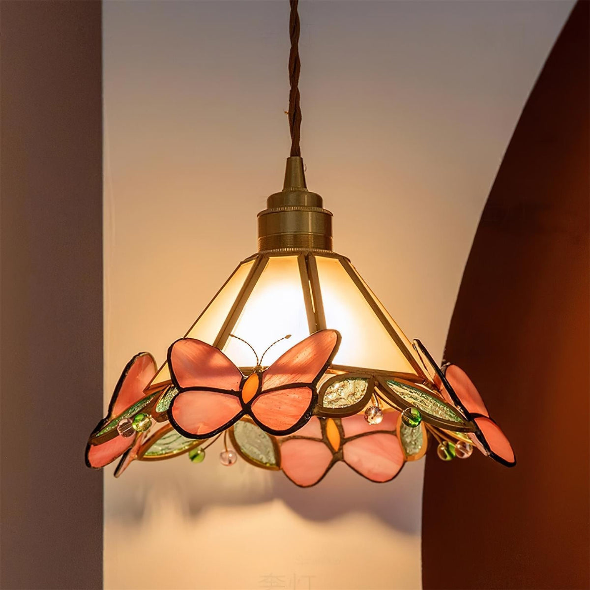 Pinky Pendant Light