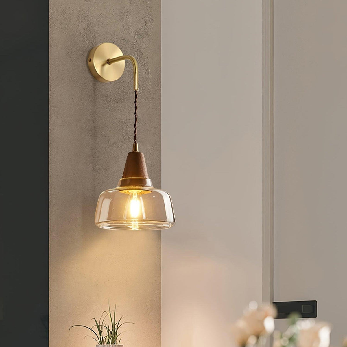 Ovely Wall Lamp