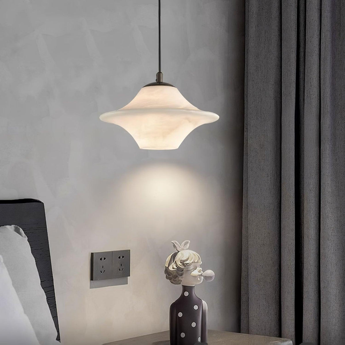 Luxury Alabaster Saucer Pendant Light