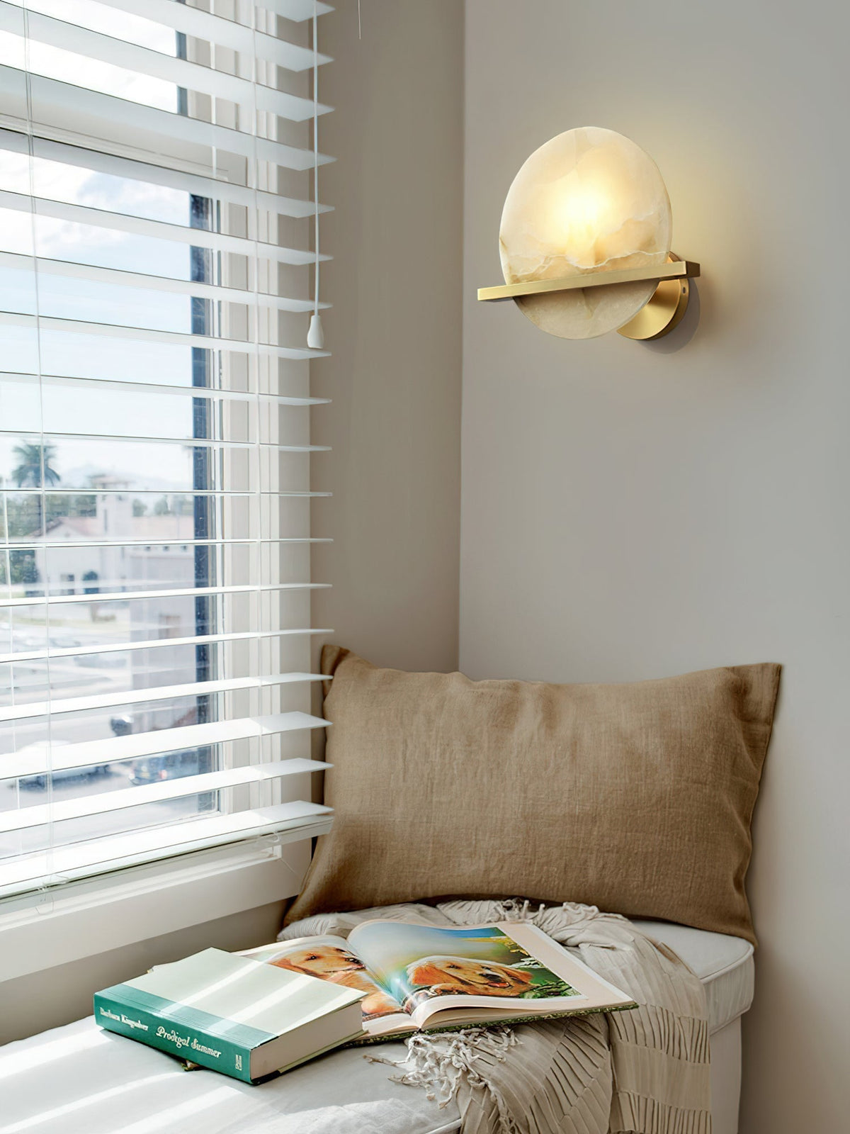 Vatalisra Alabaster Wall Lamp