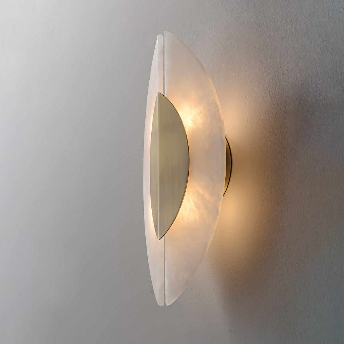 Solari Alabaster Leaf Sconce