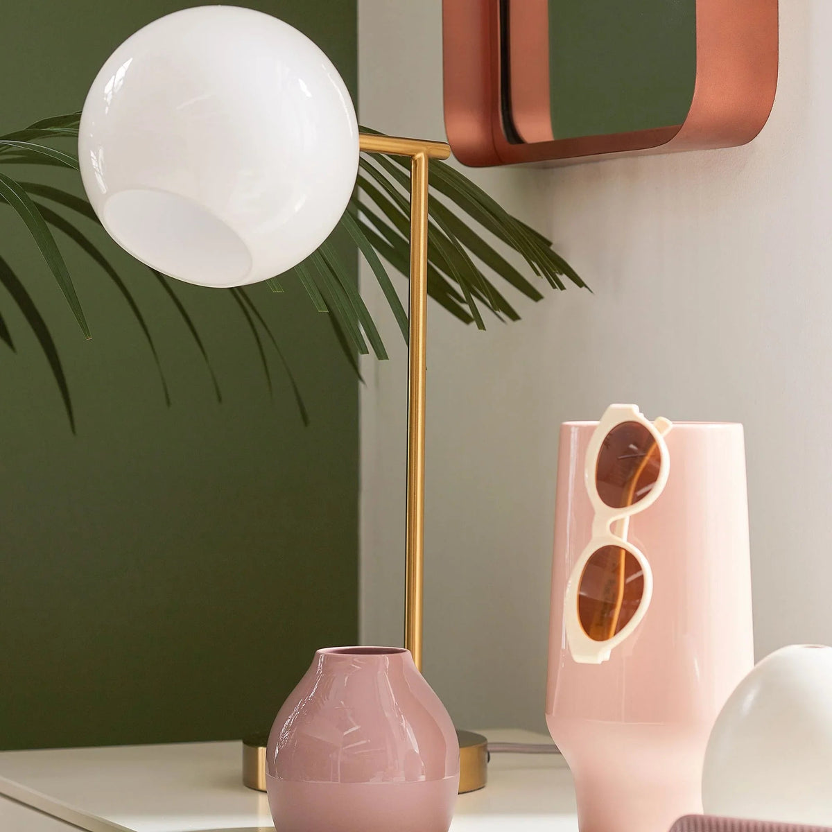 Staggered Glass Table Lamp