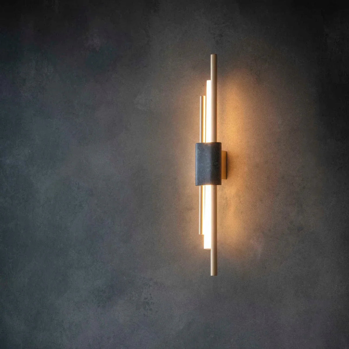 Tanto Wall Light