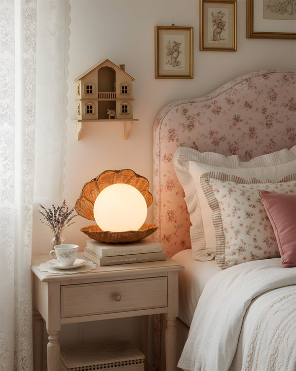 Rivuella Seashell Table Lamp
