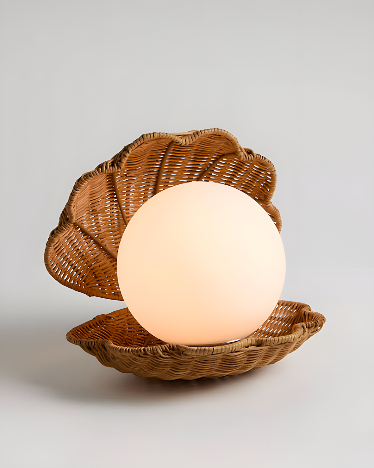 Rivuella Seashell Table Lamp
