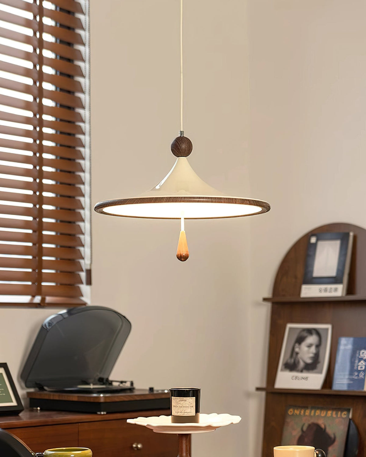 Elaisiella Pendant Light