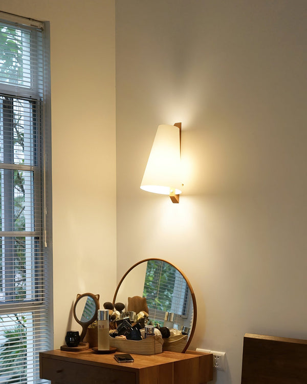 Calirette Wall Lamp
