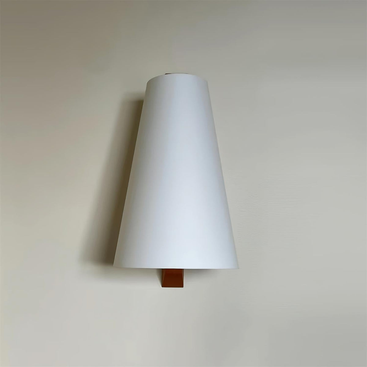 Calirette Wall Lamp
