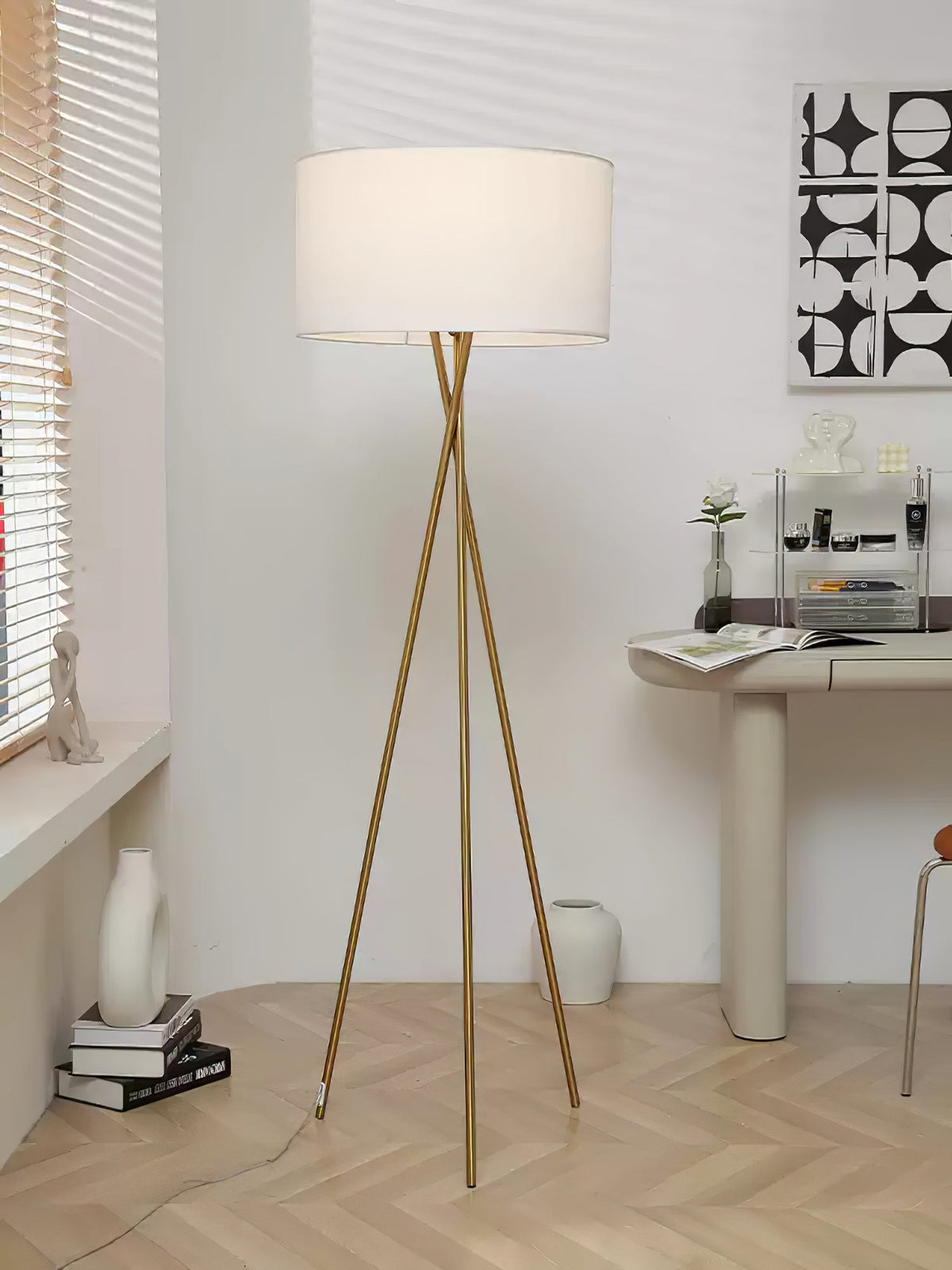 Tripod Grace Floor Lamp